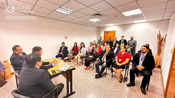 Reunión con Actuarios Judiciales y Jefes de Secciones.