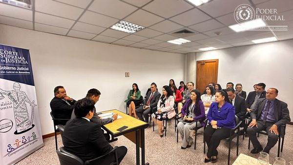 Reunión de trabajo con Magistrados