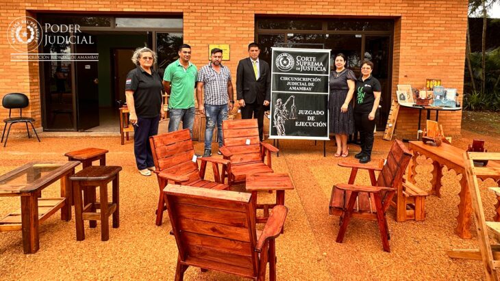 Exponen trabajos de reclusos en el Palacio de Justicia.