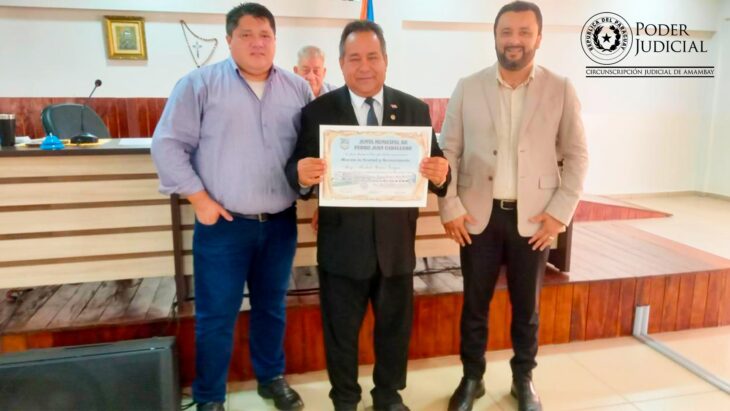 Reconocimiento a Miembro del Tribunal de Apelación.