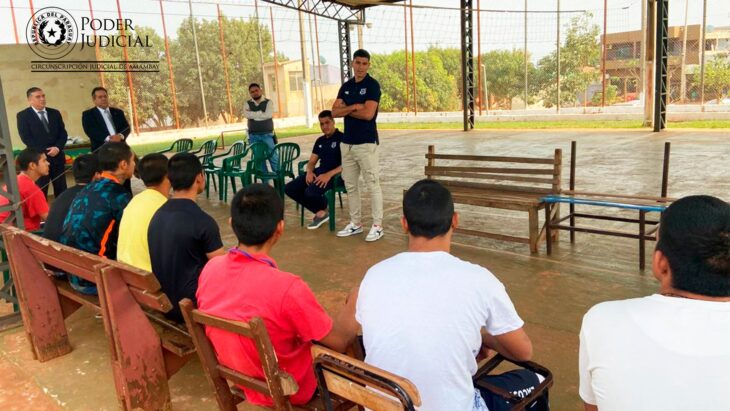 Fomentando una Juventud con Visión de Futuro